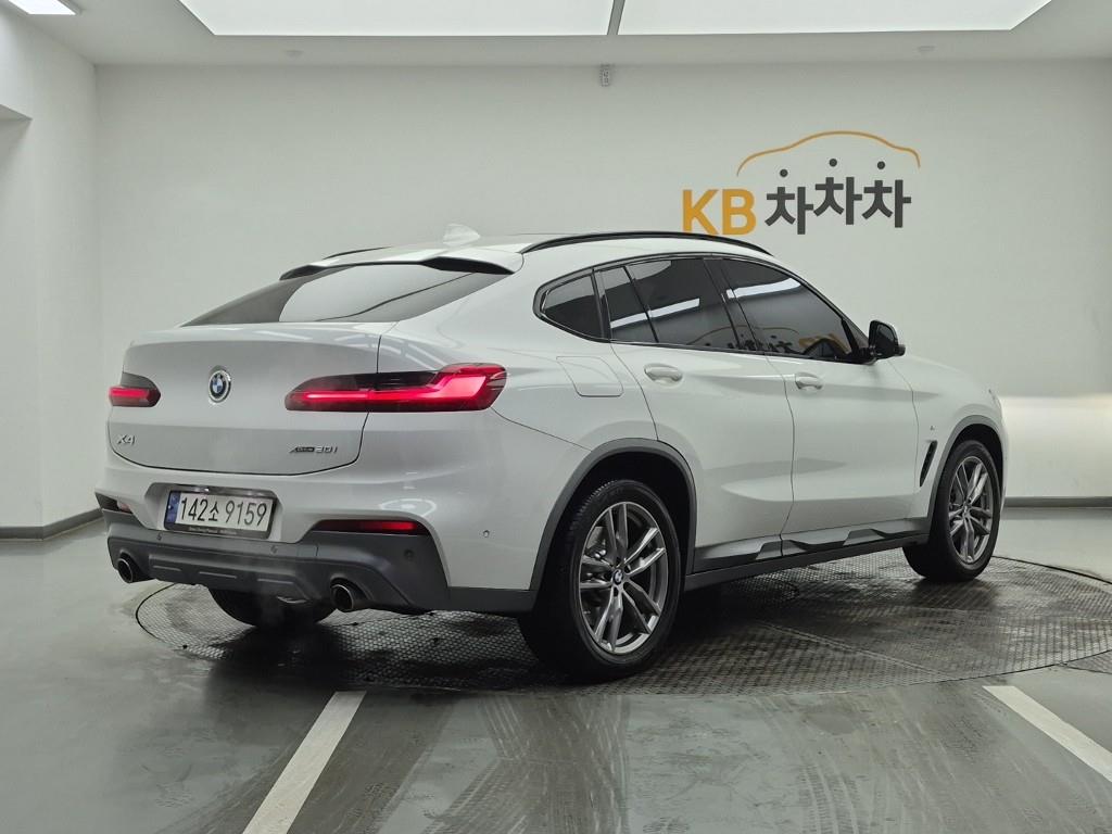 BMW X4 - Vista 4