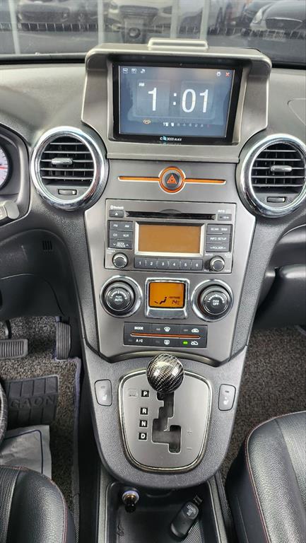 KIA Carens - Vista 9