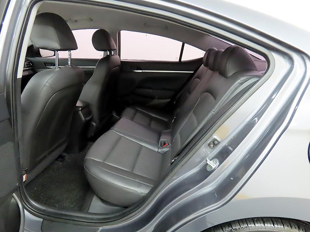 HYUNDAI Avante - Vista 6