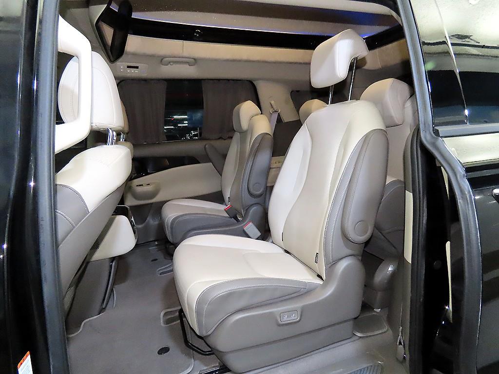 KIA Carnival - Vista 7