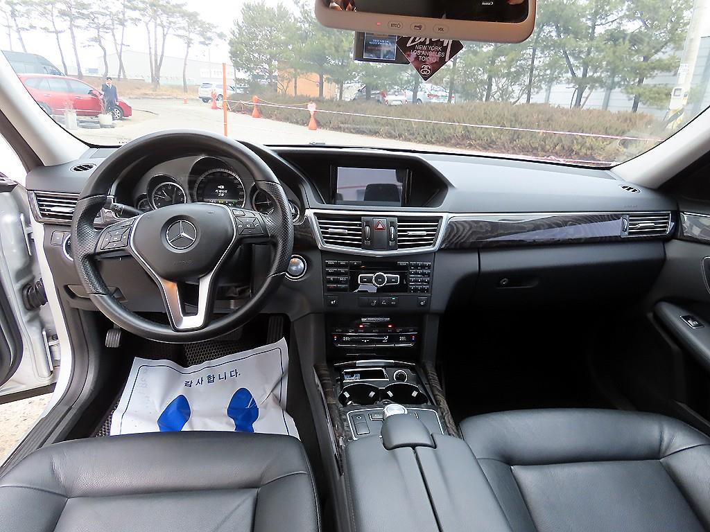 Mercedes Benz E class - Vista 7