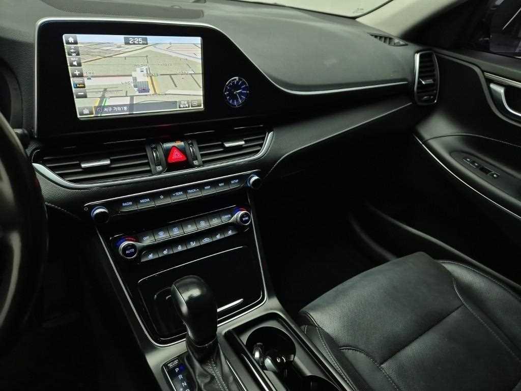 HYUNDAI Grandeur - Vista 10