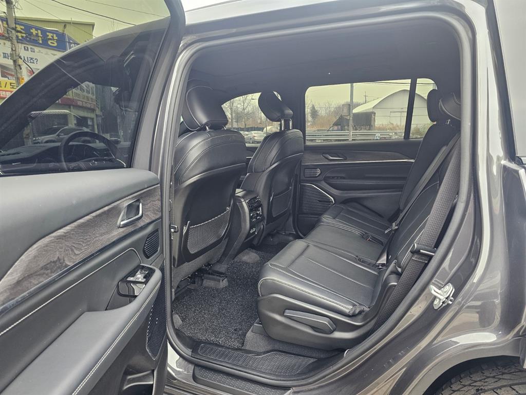 Jeep Cherokee - Vista 11