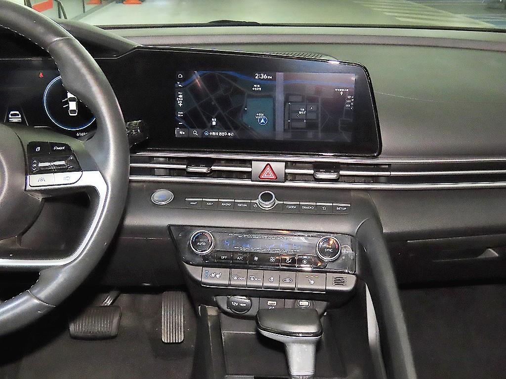 HYUNDAI Avante - Vista 11