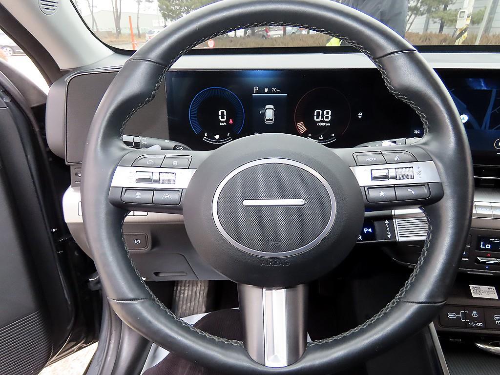 HYUNDAI Kona - Vista 8