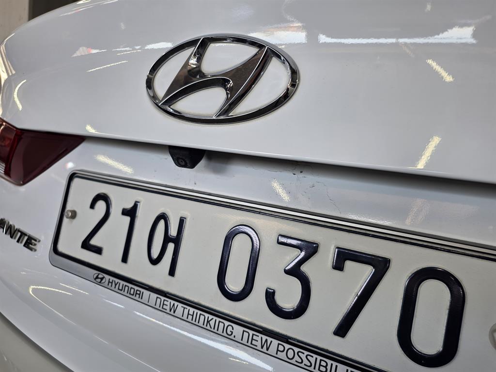 HYUNDAI Avante 2017 Blanco - Importación desde Corea - HF Imports Iquique - Foto 13