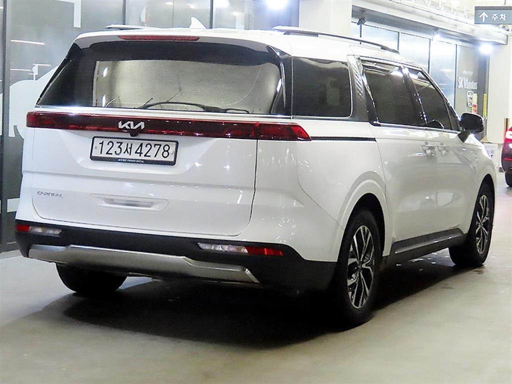 KIA Carnival - Vista 4