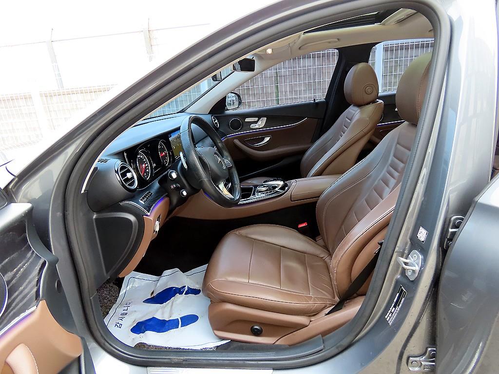 Mercedes Benz E class - Vista 5