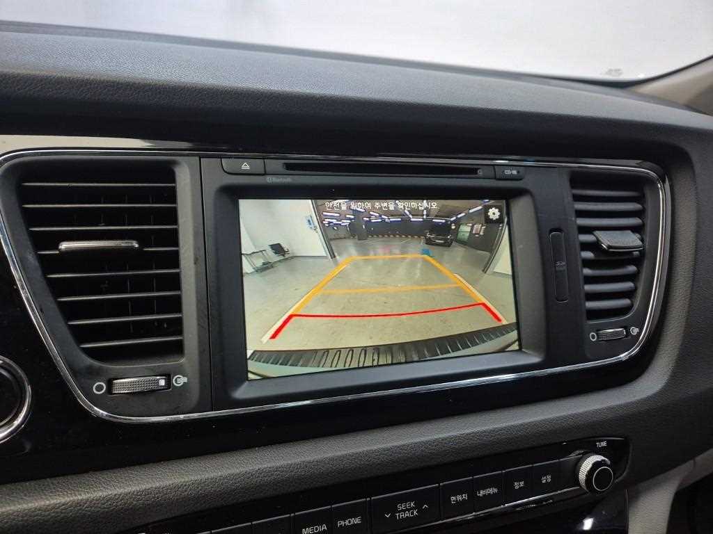 KIA Carnival 2016 Plateado - Importación desde Corea - HF Imports Iquique - Foto 14