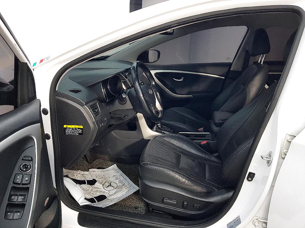 HYUNDAI i30 - Vista 8