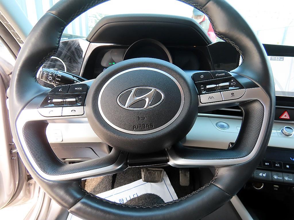 HYUNDAI Avante - Vista 8