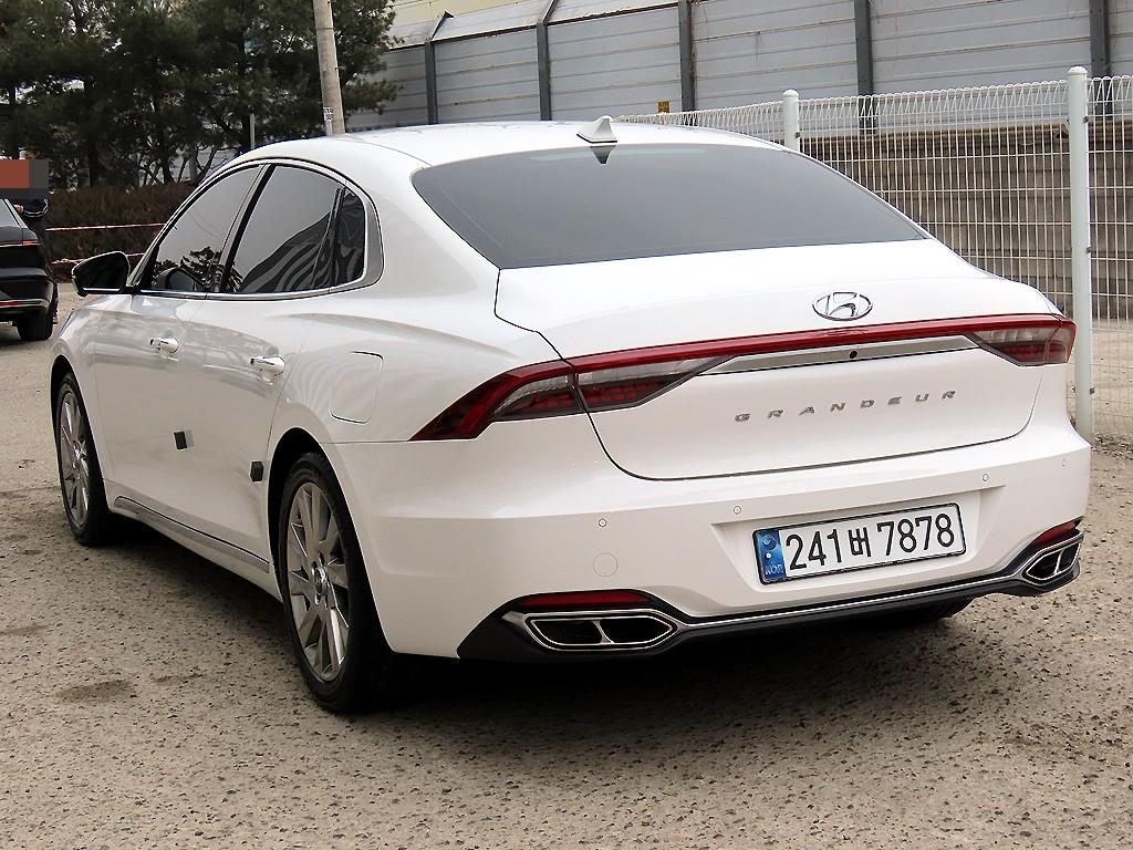 HYUNDAI Grandeur - Vista 3