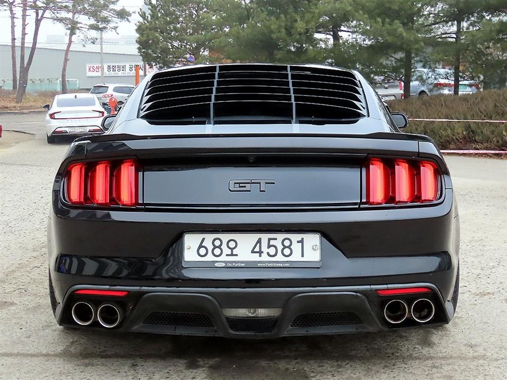 Ford Mustang - Vista 4