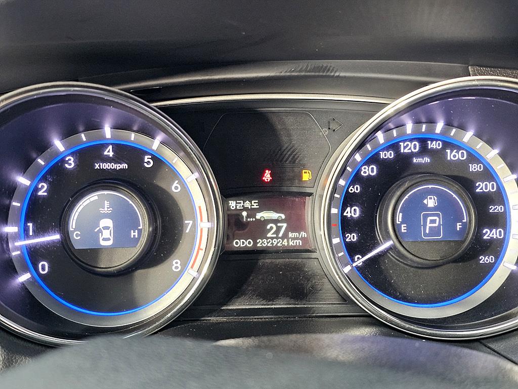 HYUNDAI Sonata - Vista 7