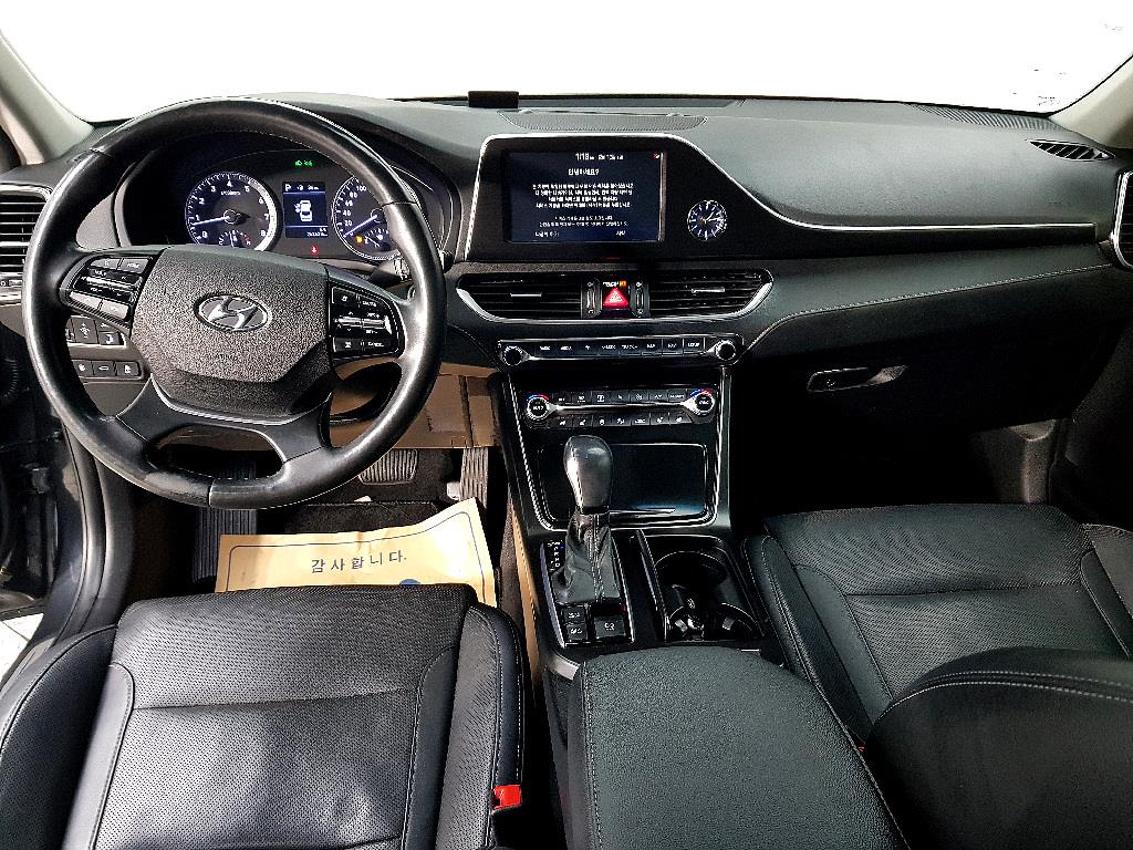 HYUNDAI Grandeur - Vista 5