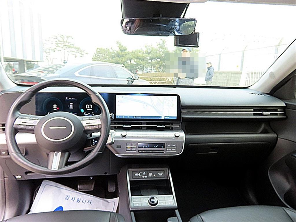 HYUNDAI Kona - Vista 7