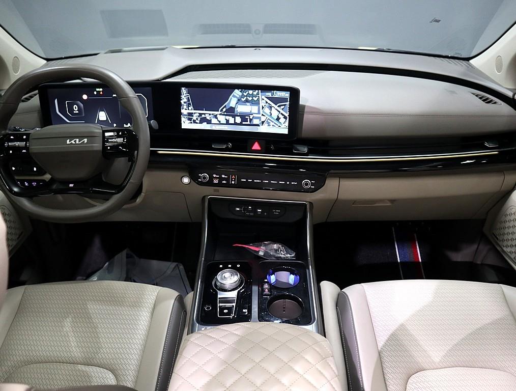 KIA Carnival - Vista 5