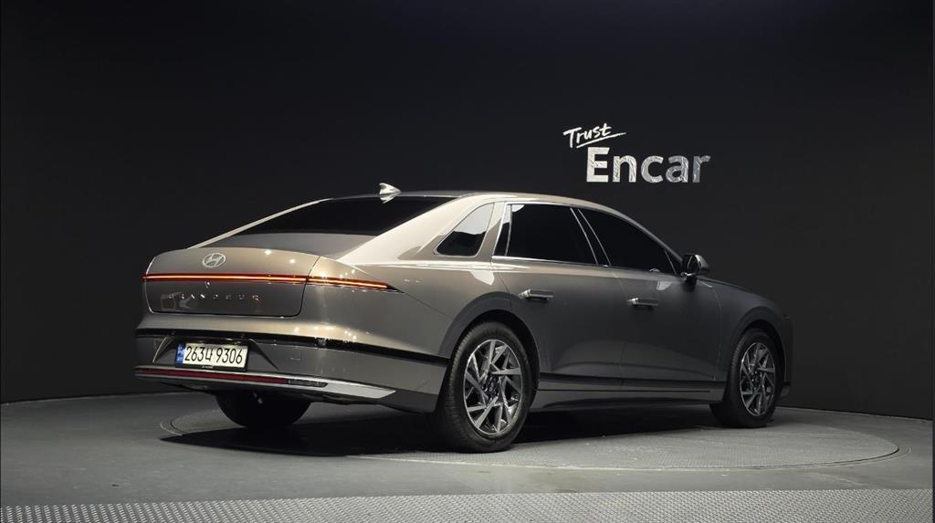 HYUNDAI Grandeur - Vista 7