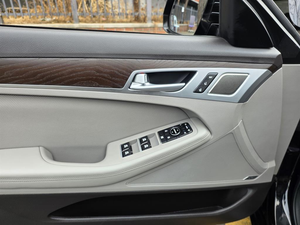 Genesis G80 - Vista 9