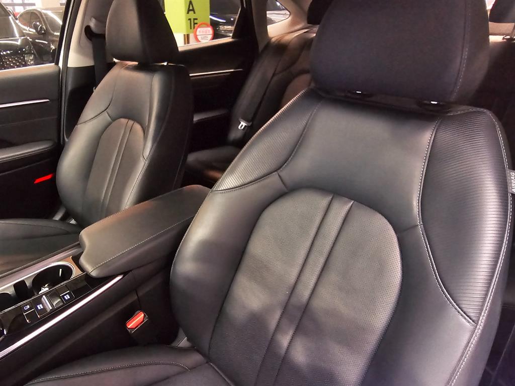 HYUNDAI Sonata - Vista 6