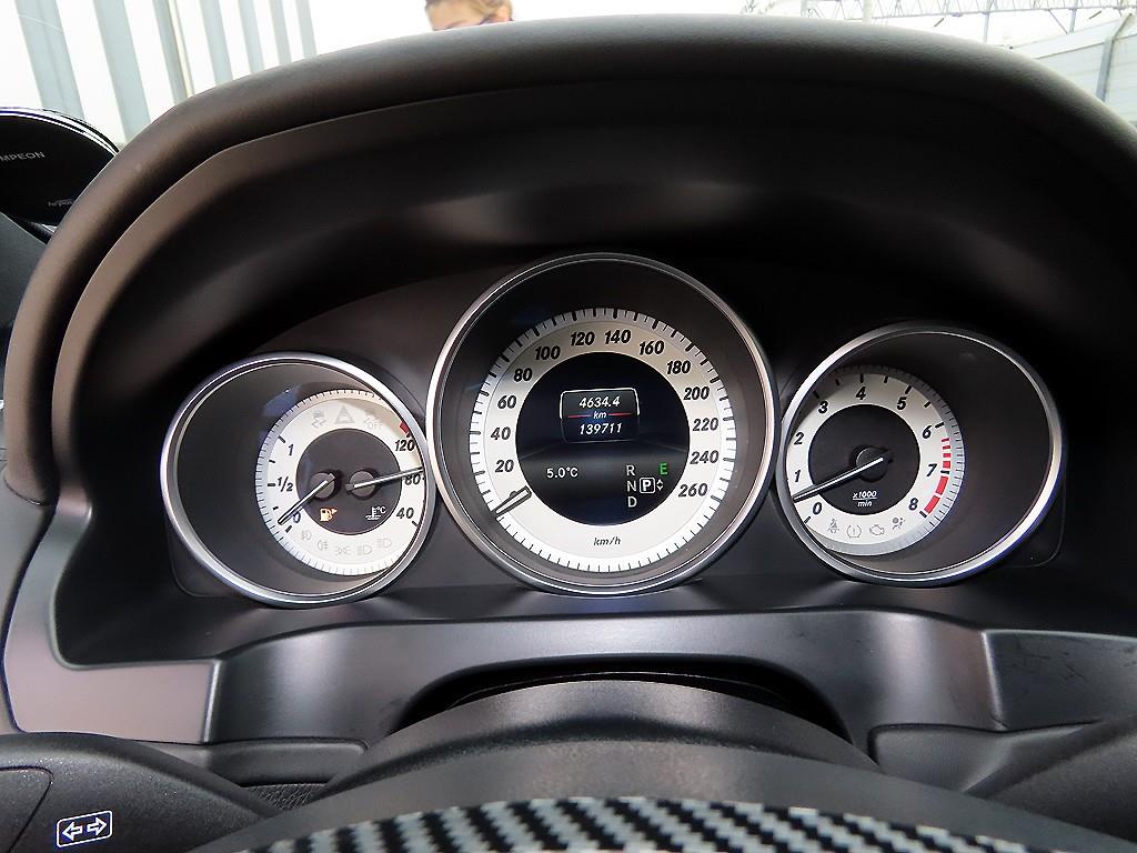 Mercedes Benz E class - Vista 9