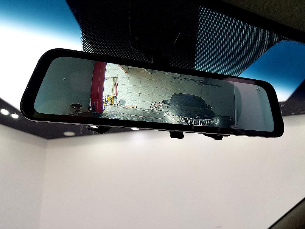 KIA Carens - Vista 11