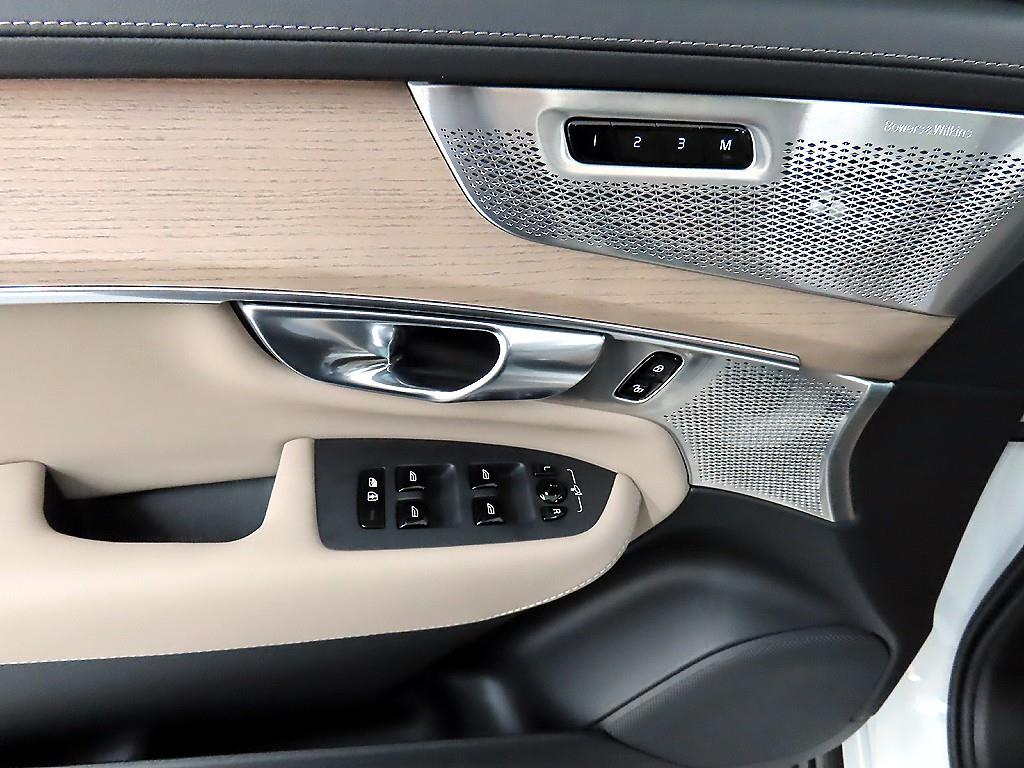 Volvo XC90 - Vista 11