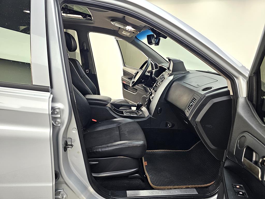 Ssangyong Korando - Vista 11