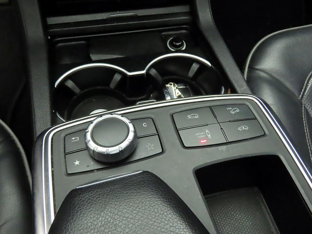 Mercedes Benz M Class - Vista 11