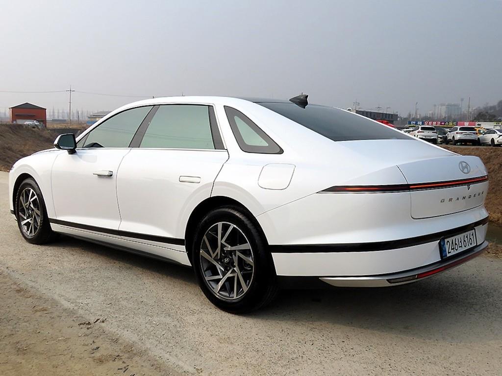 HYUNDAI Grandeur - Vista 3
