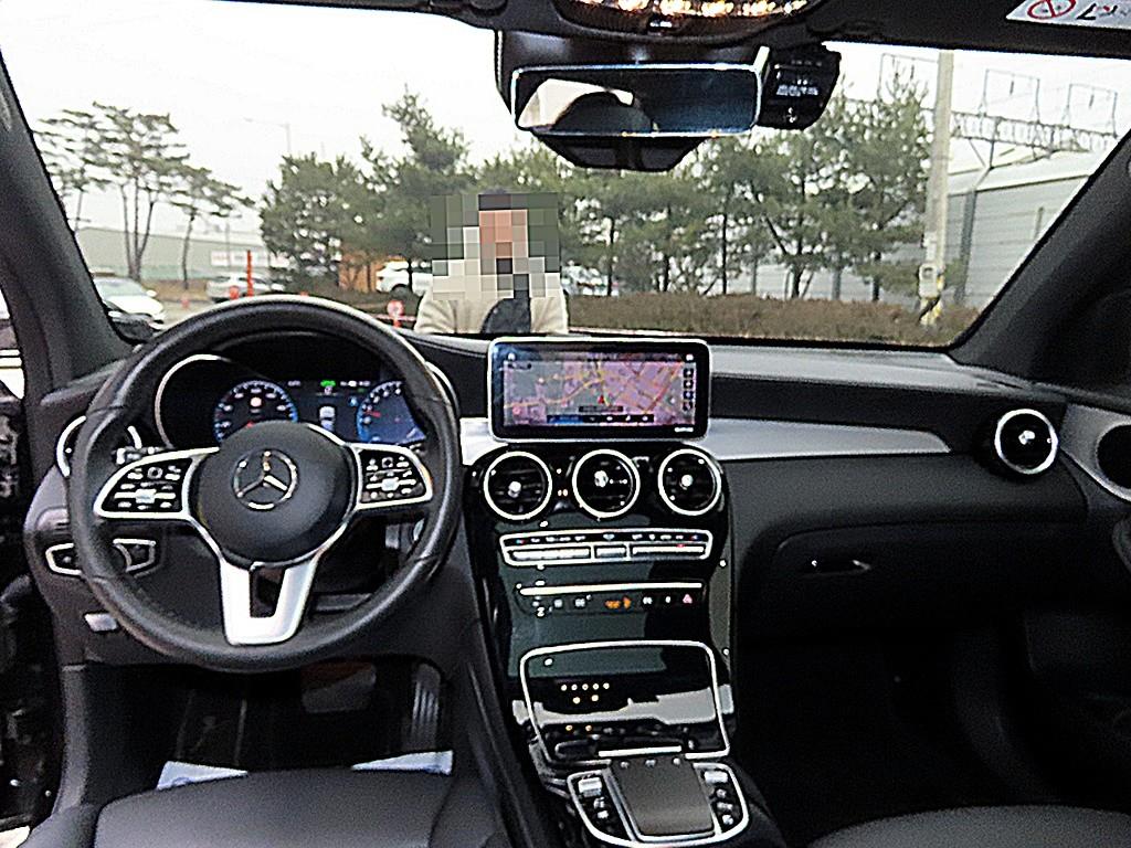 Mercedes Benz GLC Class - Vista 7