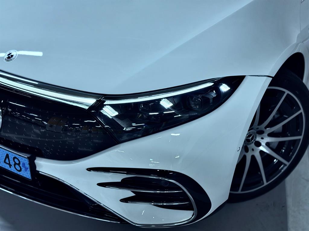 Mercedes Benz EQS - Vista 3