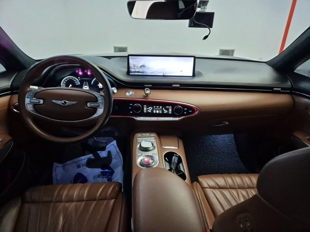 Genesis GV70 - Vista 7