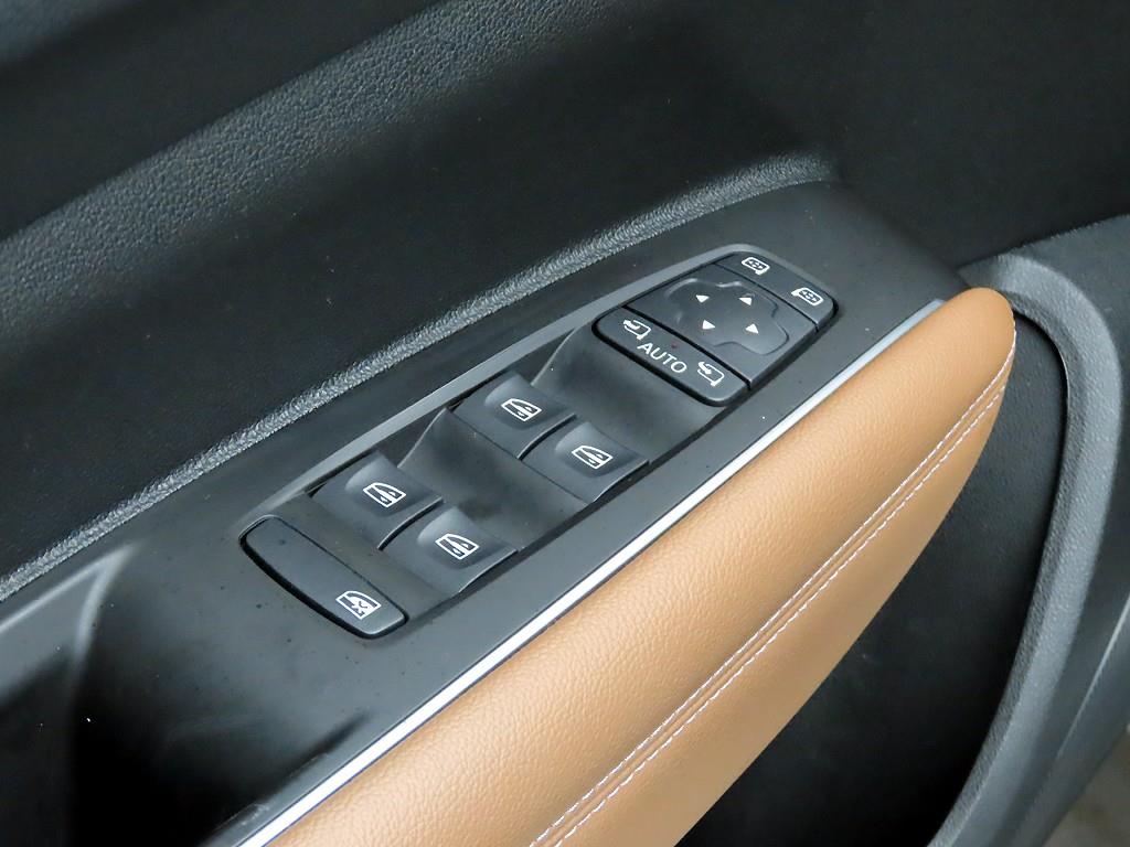 SAMSUNG QM6 - Vista 11