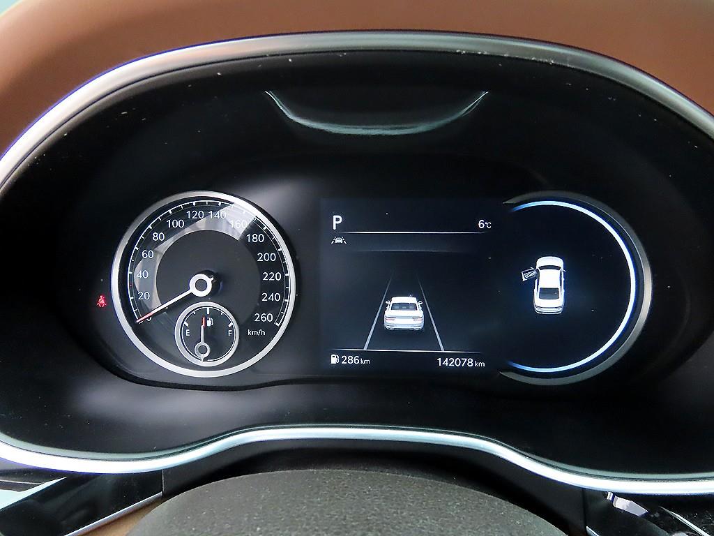 Genesis G80 - Vista 9