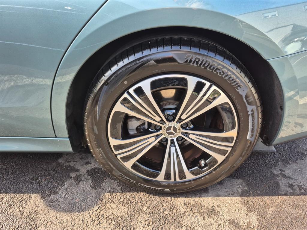 Mercedes Benz E class - Vista 5