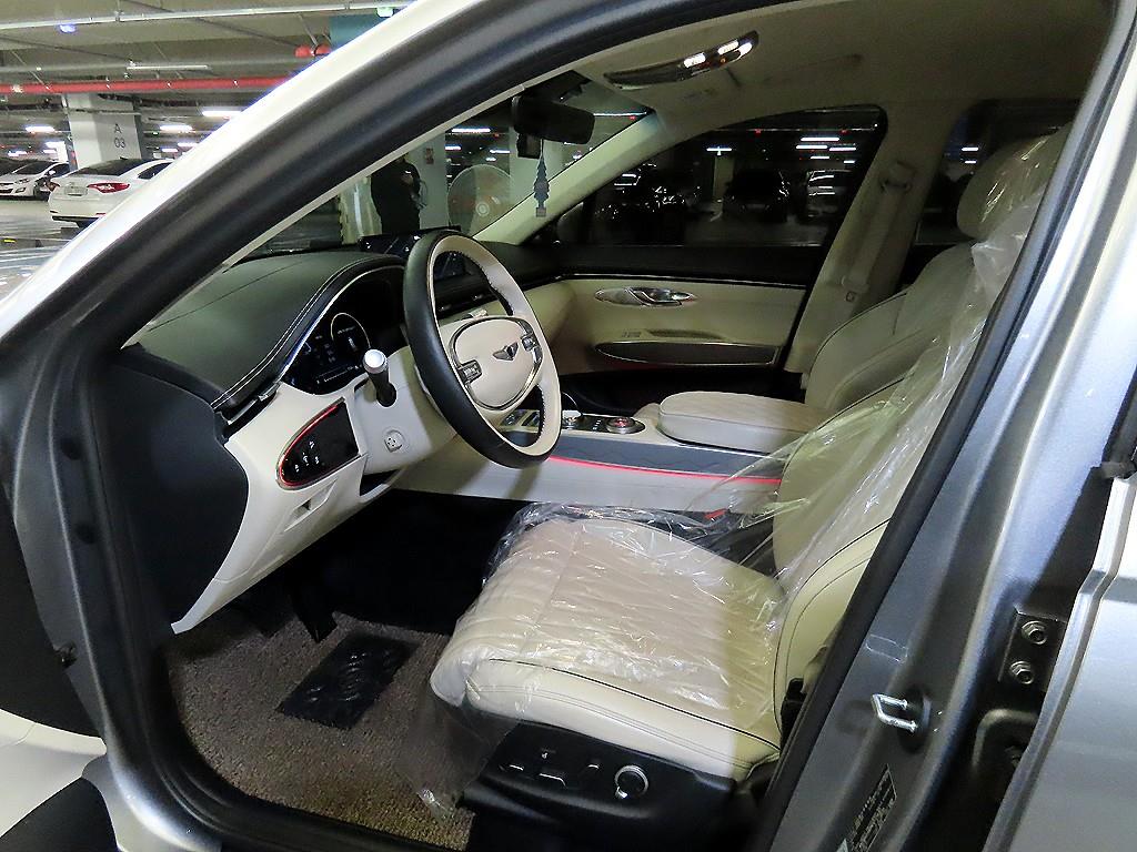 Genesis GV70 - Vista 6
