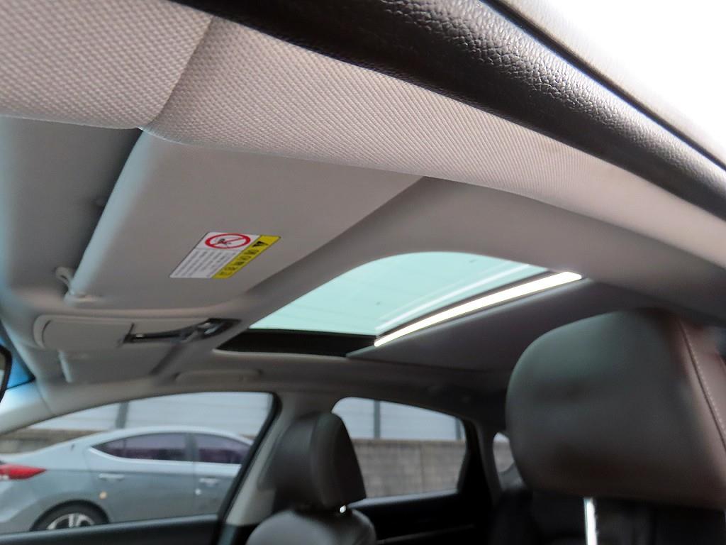 HYUNDAI Grandeur 2019 Blanco - Importación desde Corea - HF Imports Iquique - Foto 17