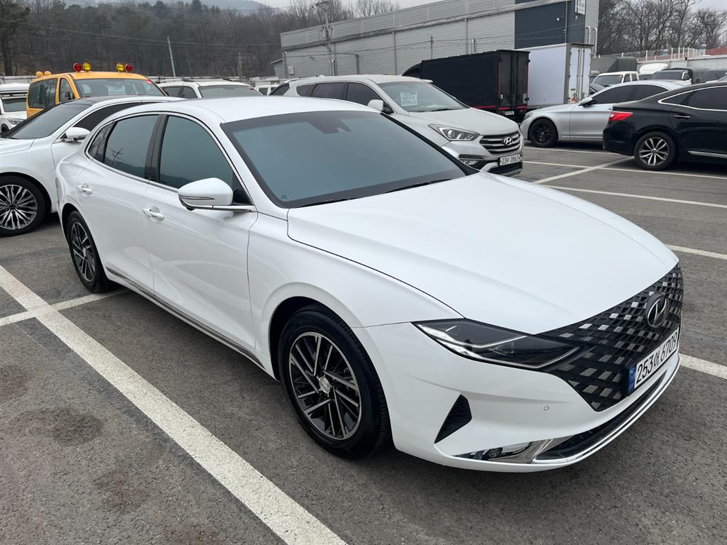 HYUNDAI Grandeur - Vista 4