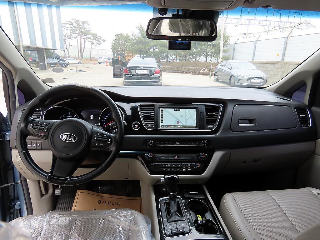 KIA Carnival - Vista 7