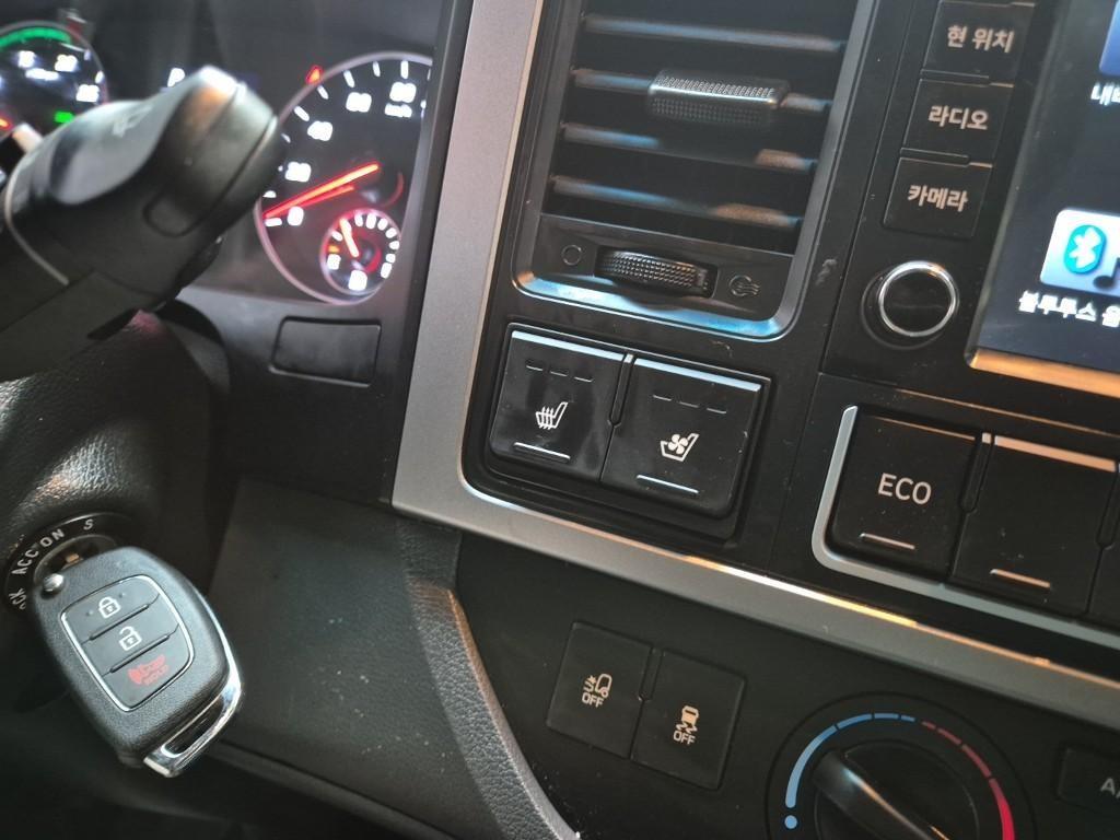 medium and large cargo truck - Vista 11