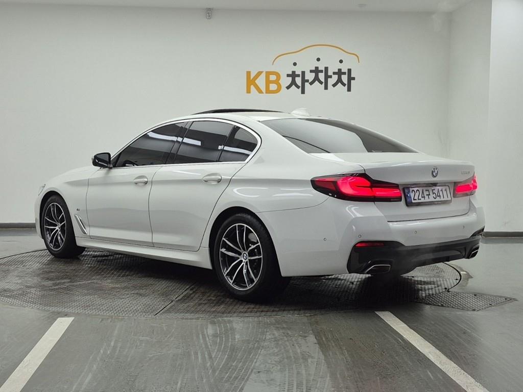 BMW 5 Series - Vista 3