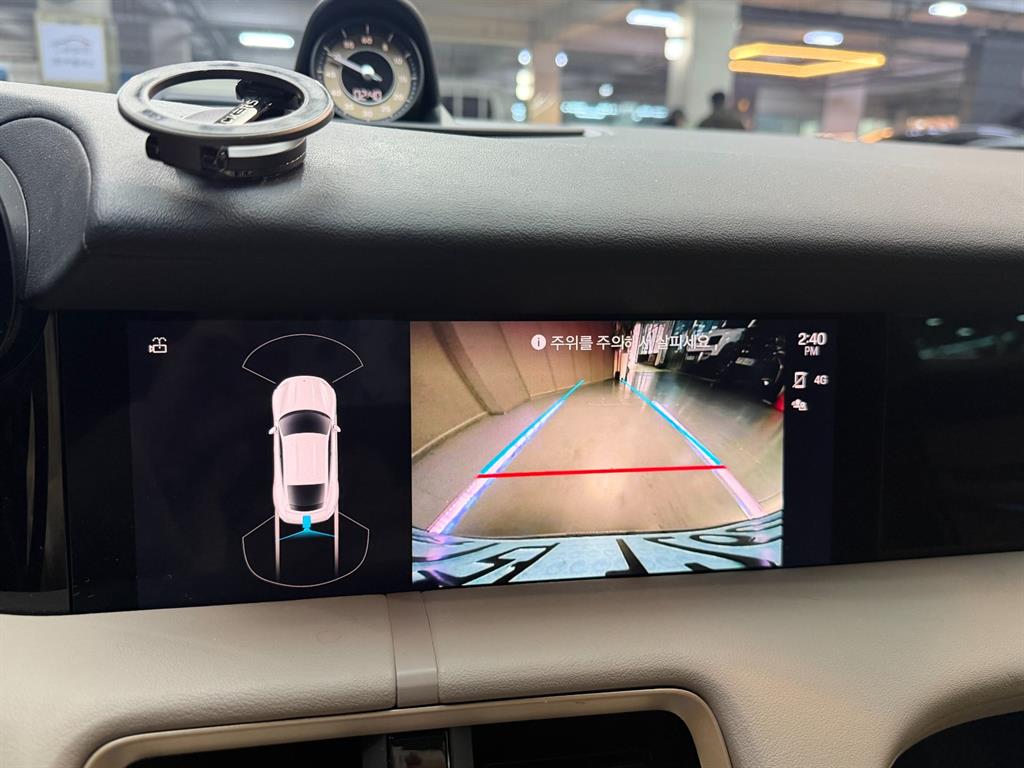 Porsche Taycan - Vista 12