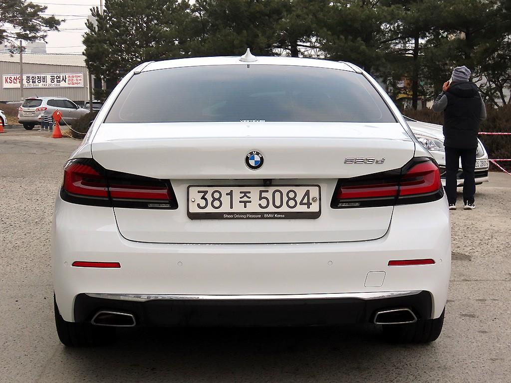 BMW 5 Series - Vista 4