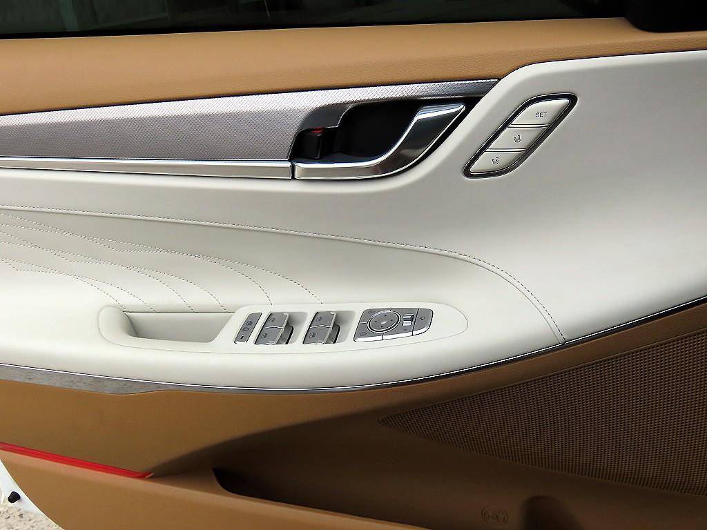 HYUNDAI Grandeur - Vista 12