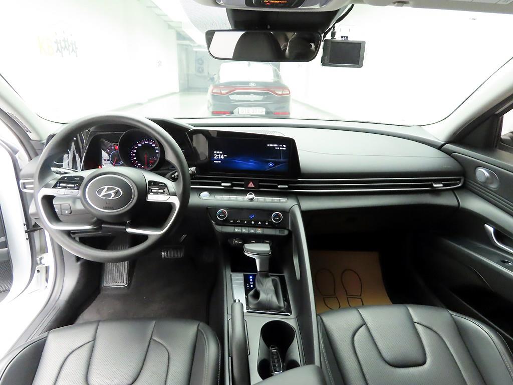 HYUNDAI Avante - Vista 7