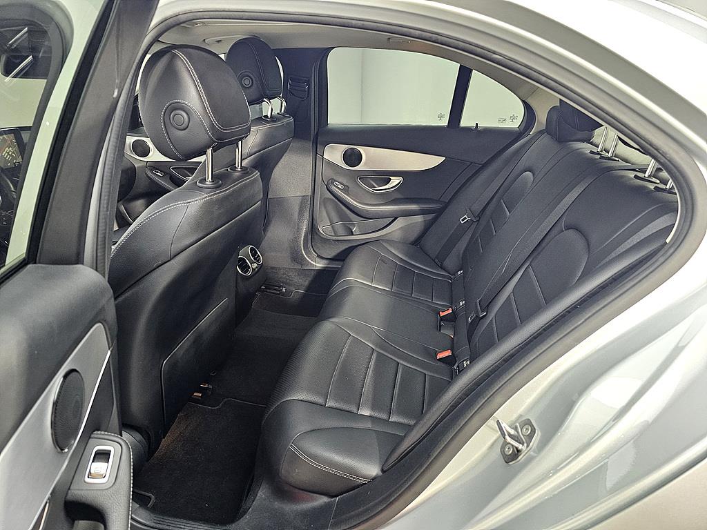 Mercedes Benz C Class - Vista 8