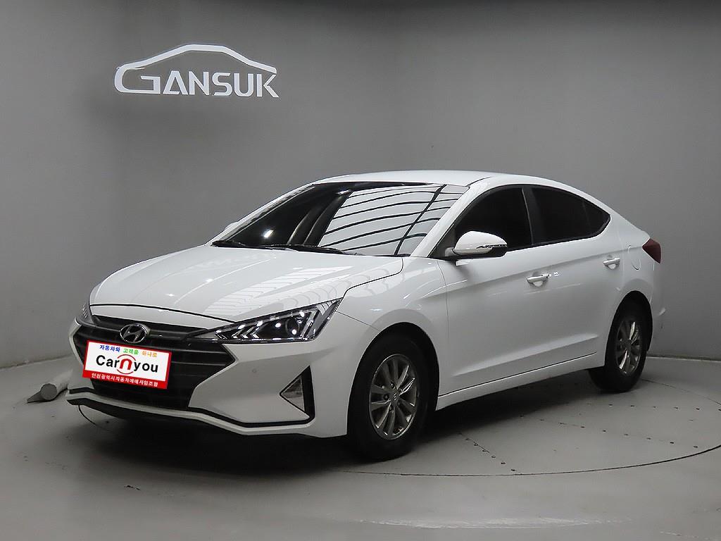 HYUNDAI Avante - Vista 3