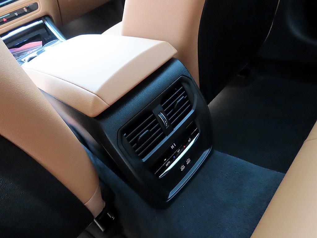 BMW 3 series 2024 Negro - Importación desde Corea - HF Imports Iquique - Foto 16