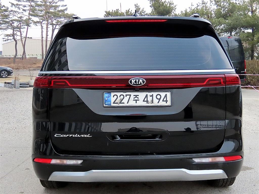 KIA Carnival - Vista 4